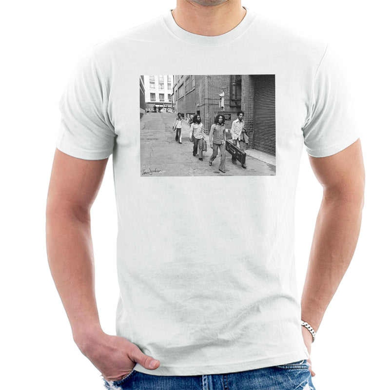 Bob Marley Arriving At Birmingham Odeon 1975 Men's T-Shirt