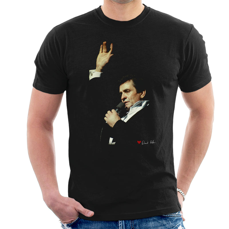 Johnny Cash Performing In London 1983 Men's T-Shirt