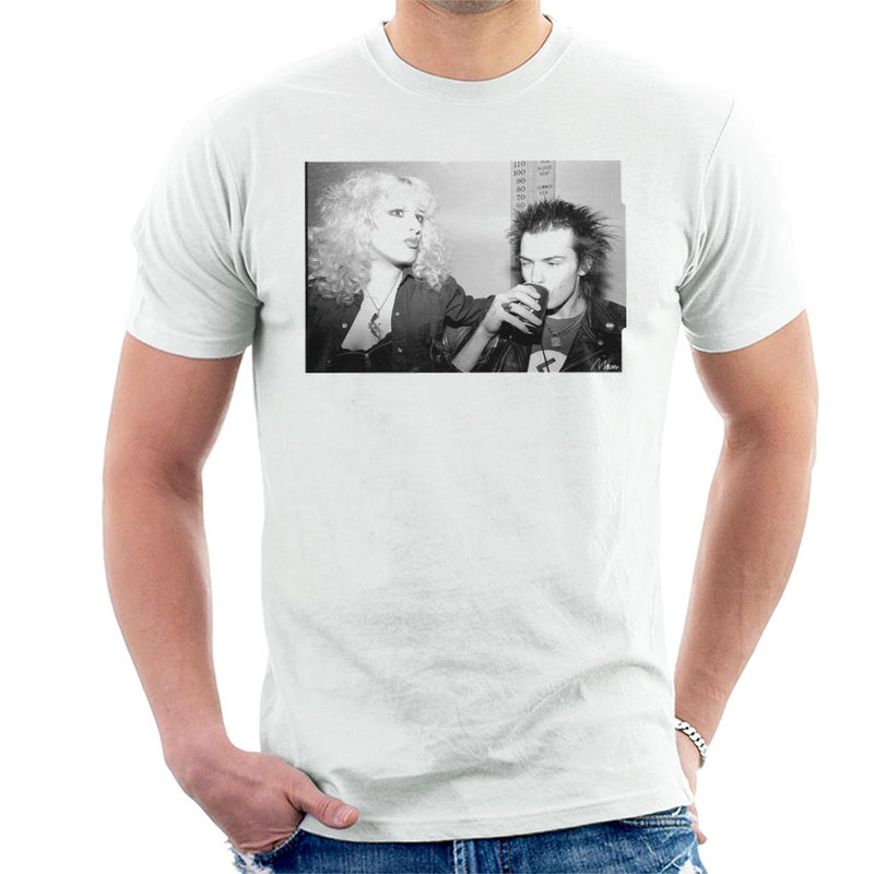 Sid Vicious And Nancy Spungen Drinking In London 1978 Men's T-Shirt