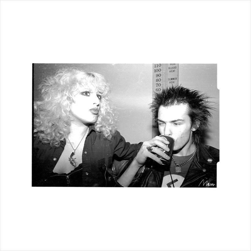 Sid Vicious And Nancy Spungen Drinking In London 1978